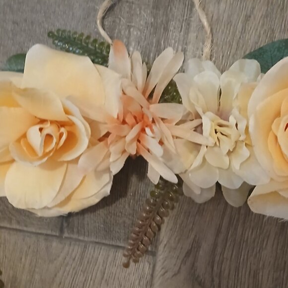 Rustic Floral Picture Frame with Peach and Cream Accents - Picture 4 of 4